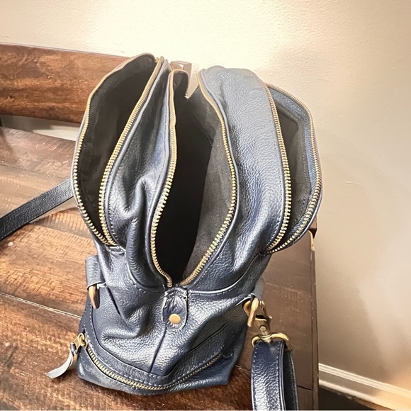 Blue black Wanderer handbag Adjusts to crossbody shoulder or hand. - Picture 10 of 14
